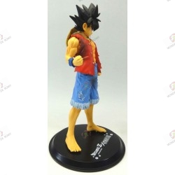 Son Goku de Dragon Ball Z en habit de Monkey D Luffy de One Piece profil droit