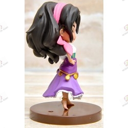 Disney characters QPOSKET Petit: Les Cloches de Notre Dame Esmeralda profil droit socle